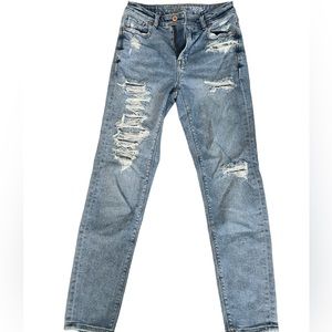 Size 00 Regular American Eagle Outfitters Ripped Stretchy Mom Jeans